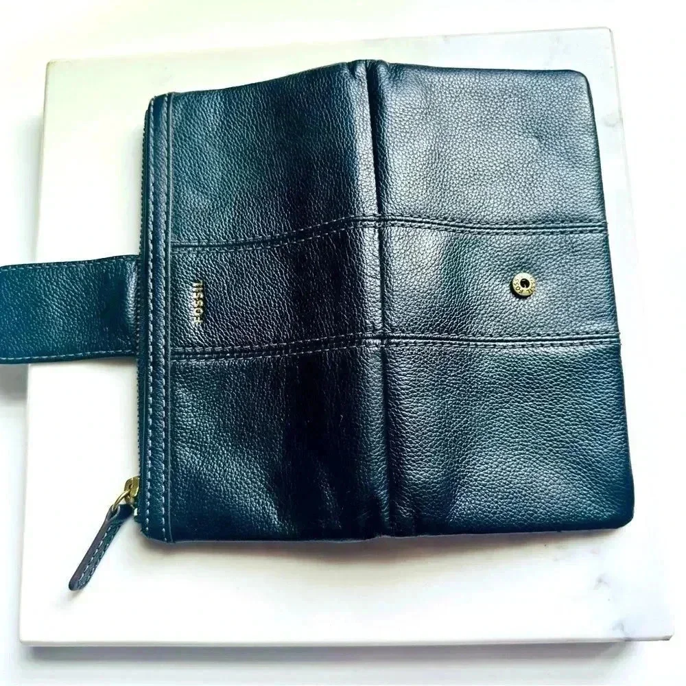 NWOT Fossil Ella Leather Clutch Large Bifold Wallet